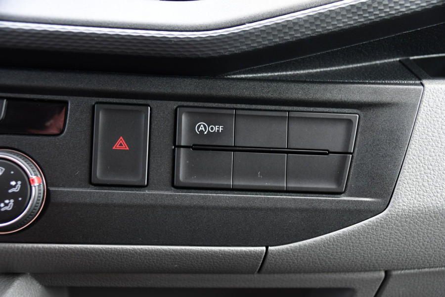 Volkswagen Transporter 2.0 TDI L1H1 30 Black Edition Cruise, Sensoren, Carplay, 150PK, Automaat, Trekhaak, Stoelverwarming, Standkachel Volkswagen Transporter 2.0 TDI L1H1 30 Black Edition Cruise, Sensoren, Carplay, 150PK, Automaat, Trekhaak, Stoelverwarming, Standkachel