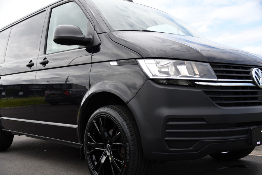 Volkswagen Transporter 2.0 TDI L1H1 30 Black Edition Cruise, Sensoren, Carplay, 150PK, Automaat, Trekhaak, Stoelverwarming, Standkachel Volkswagen Transporter 2.0 TDI L1H1 30 Black Edition Cruise, Sensoren, Carplay, 150PK, Automaat, Trekhaak, Stoelverwarming, Standkachel
