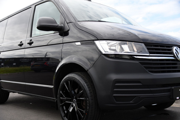 Volkswagen Transporter 2.0 TDI L1H1 30 Black Edition Cruise, Sensoren, Carplay, 150PK, Automaat, Trekhaak, Stoelverwarming, Standkachel Volkswagen Transporter 2.0 TDI L1H1 30 Black Edition Cruise, Sensoren, Carplay, 150PK, Automaat, Trekhaak, Stoelverwarming, Standkachel