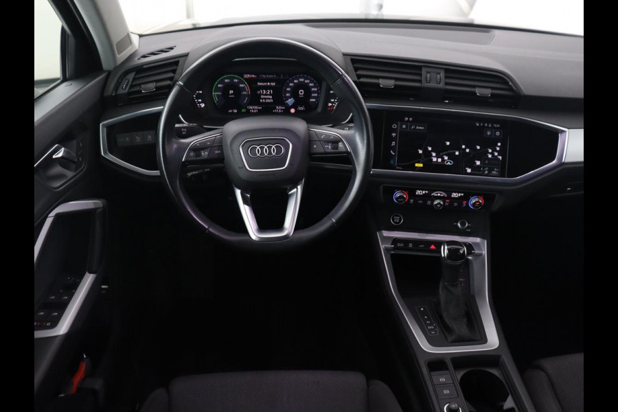 Audi Q3 45 TFSI e Advanced edition | Trekhaak Wegklapbaar | Camera | Cruise Control | Carplay | Navigatie | Virtual Cockpit | Sportstoelen | PHEV | Plug In