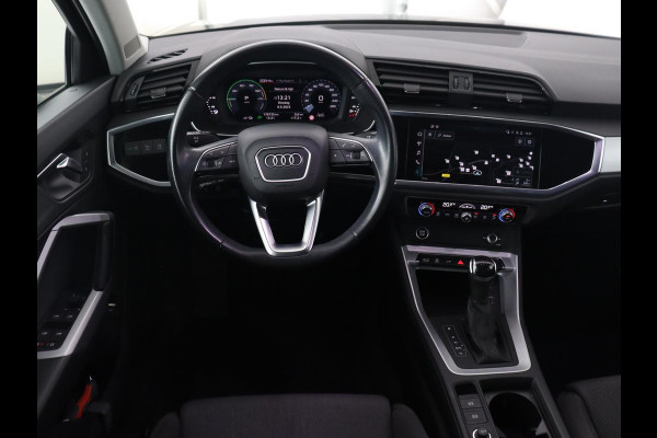 Audi Q3 45 TFSI e Advanced edition | Trekhaak Wegklapbaar | Camera | Cruise Control | Carplay | Navigatie | Virtual Cockpit | Sportstoelen | PHEV | Plug In
