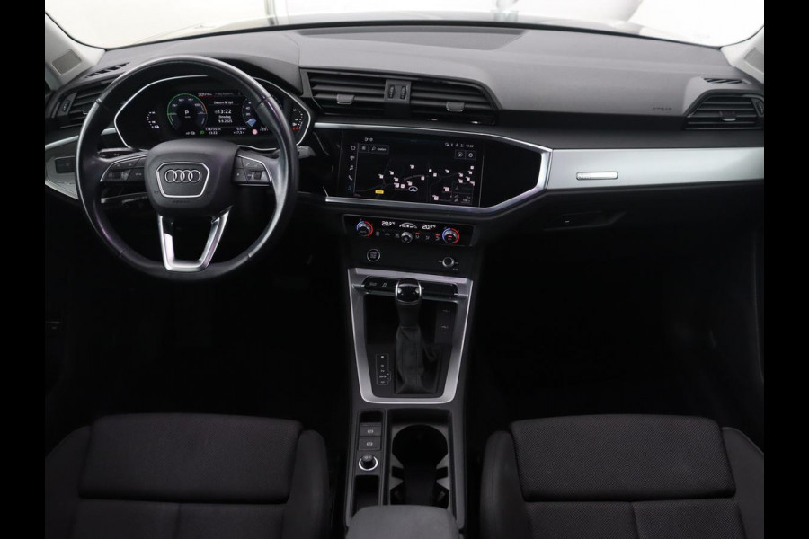 Audi Q3 45 TFSI e Advanced edition | Trekhaak Wegklapbaar | Camera | Cruise Control | Carplay | Navigatie | Virtual Cockpit | Sportstoelen | PHEV | Plug In