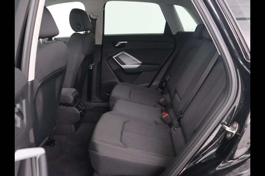 Audi Q3 45 TFSI e Advanced edition | Trekhaak Wegklapbaar | Camera | Cruise Control | Carplay | Navigatie | Virtual Cockpit | Sportstoelen | PHEV | Plug In