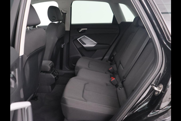 Audi Q3 45 TFSI e Advanced edition | Trekhaak Wegklapbaar | Camera | Cruise Control | Carplay | Navigatie | Virtual Cockpit | Sportstoelen | PHEV | Plug In