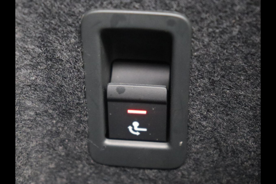 Audi Q3 45 TFSI e Advanced edition | Trekhaak Wegklapbaar | Camera | Cruise Control | Carplay | Navigatie | Virtual Cockpit | Sportstoelen | PHEV | Plug In