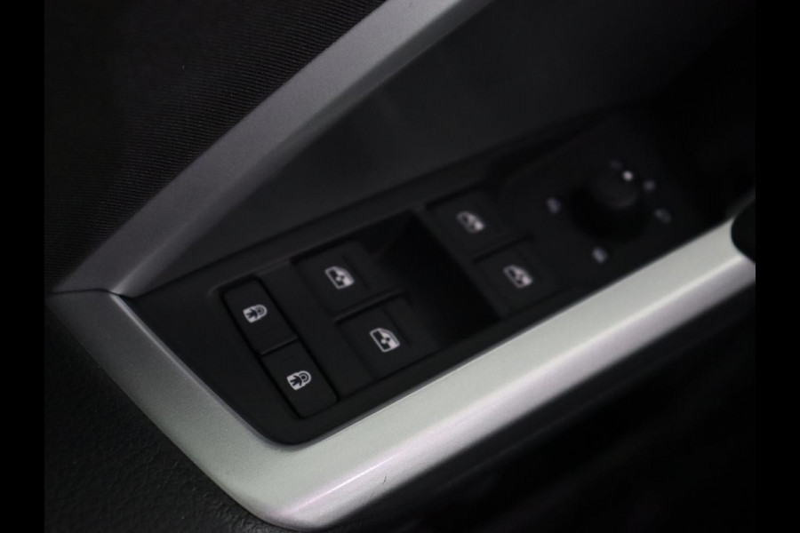 Audi Q3 45 TFSI e Advanced edition | Trekhaak Wegklapbaar | Camera | Cruise Control | Carplay | Navigatie | Virtual Cockpit | Sportstoelen | PHEV | Plug In