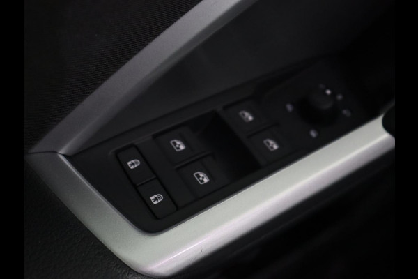 Audi Q3 45 TFSI e Advanced edition | Trekhaak Wegklapbaar | Camera | Cruise Control | Carplay | Navigatie | Virtual Cockpit | Sportstoelen | PHEV | Plug In