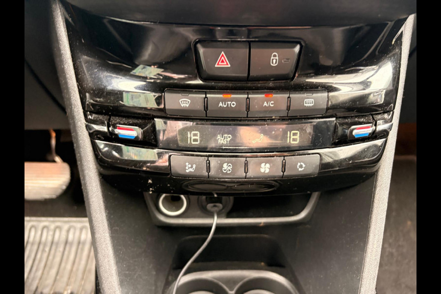 Peugeot 2008 1.2 PureTech Blue Lease Executive INRUILKOOPJE!! | AUTOM | PANO | APPLE CAR | PARK SENS | AIRCO | NL-AUTO |