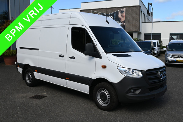 Mercedes-Benz Sprinter 319 CDI 3.0 V6 L2H2 3500 kg Trekhaak, Standkachel, MBUX navigatie en camera, Geveerde stoelen