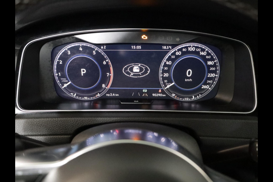 Volkswagen GOLF Variant 1.5 TSI Highline Business R 150 pk Automaat (DSG) | Navigatie | Parkeersensoren | Achteruitrijcamera | Adaptieve cruise control | Apple Carplay/Android Auto | LED koplampen |