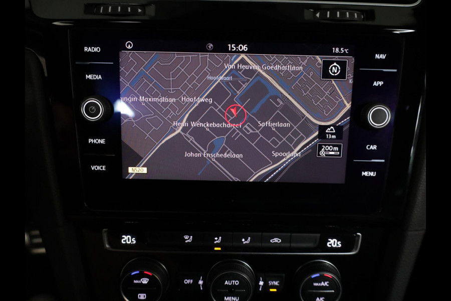 Volkswagen GOLF Variant 1.5 TSI Highline Business R 150 pk Automaat (DSG) | Navigatie | Parkeersensoren | Achteruitrijcamera | Adaptieve cruise control | Apple Carplay/Android Auto | LED koplampen |