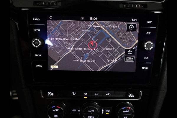 Volkswagen GOLF Variant 1.5 TSI Highline Business R 150 pk Automaat (DSG) | Navigatie | Parkeersensoren | Achteruitrijcamera | Adaptieve cruise control | Apple Carplay/Android Auto | LED koplampen |