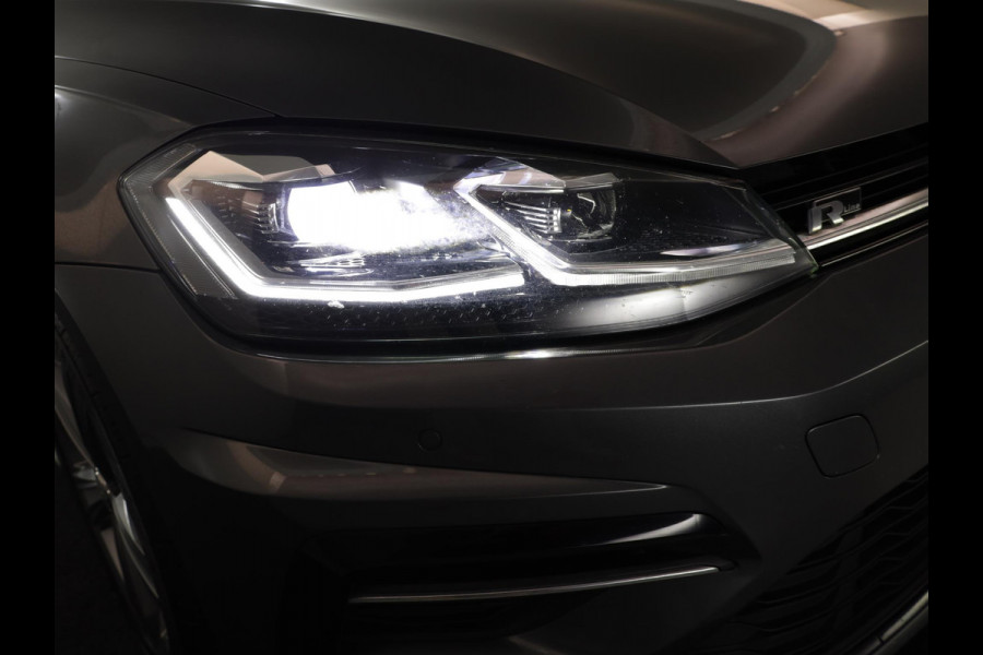 Volkswagen GOLF Variant 1.5 TSI Highline Business R 150 pk Automaat (DSG) | Navigatie | Parkeersensoren | Achteruitrijcamera | Adaptieve cruise control | Apple Carplay/Android Auto | LED koplampen |