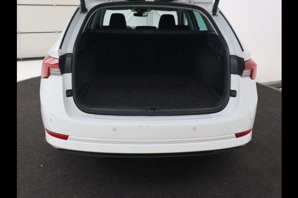 Škoda Octavia Combi 1.4 TSI iV PHEV Business Edition | Adaptive Cruise | Stoel & Stuurverwarming | LED | Navigatie | Carplay | Massage | Elektrische achterklep | Camera