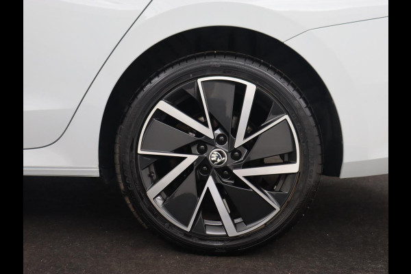 Škoda Octavia Combi 1.4 TSI iV PHEV Business Edition | Adaptive Cruise | Stoel & Stuurverwarming | LED | Navigatie | Carplay | Massage | Elektrische achterklep | Camera