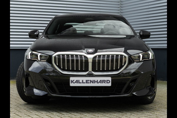 BMW 5 Serie 530e M-Sport - Driving Ass Plus - Camera - Stoelverwarming - Adaptive LED