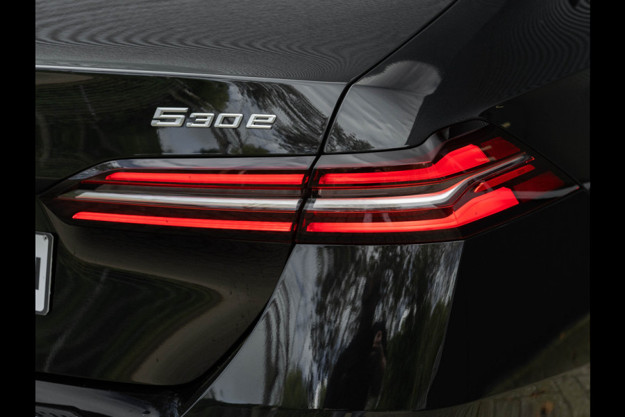 BMW 5 Serie 530e M-Sport - Driving Ass Plus - Camera - Stoelverwarming - Adaptive LED
