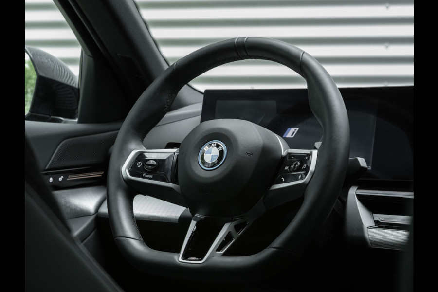 BMW 5 Serie 530e M-Sport - Driving Ass Plus - Camera - Stoelverwarming - Adaptive LED
