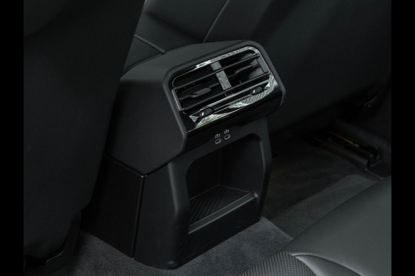 BMW 5 Serie 530e M-Sport - Driving Ass Plus - Camera - Stoelverwarming - Adaptive LED