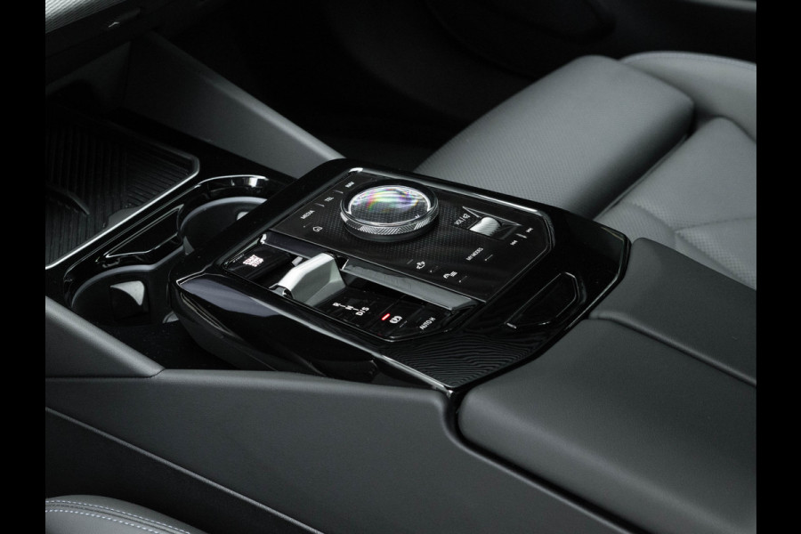 BMW 5 Serie 530e M-Sport - Driving Ass Plus - Camera - Stoelverwarming - Adaptive LED
