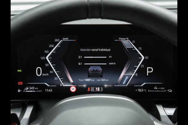 BMW 5 Serie 530e M-Sport - Driving Ass Plus - Camera - Stoelverwarming - Adaptive LED