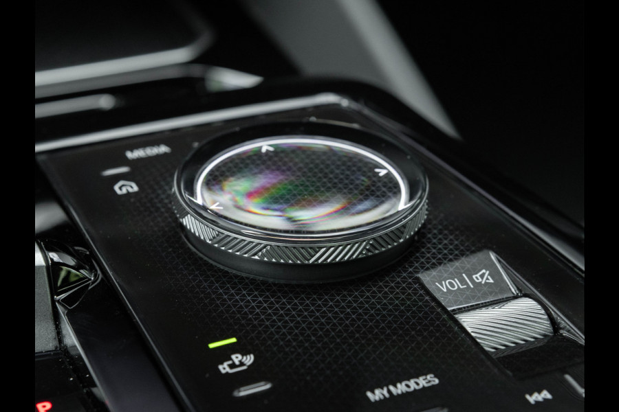 BMW 5 Serie 530e M-Sport - Driving Ass Plus - Camera - Stoelverwarming - Adaptive LED