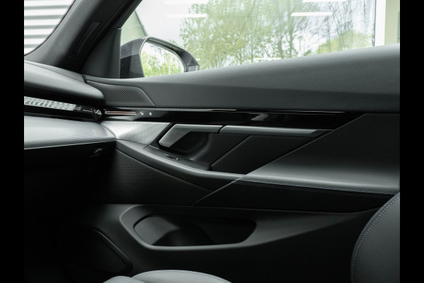 BMW 5 Serie 530e M-Sport - Driving Ass Plus - Camera - Stoelverwarming - Adaptive LED