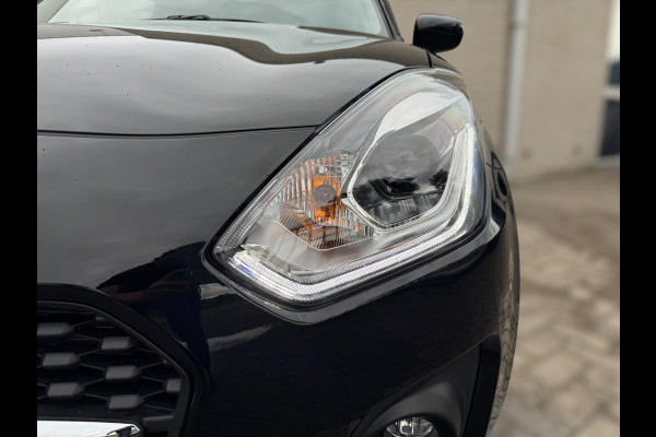 Suzuki Swift 1.2 Style Smart Hybrid AUTOMAAT / CARPLAY / PARKEERSENSOREN / CRUISE / CAMERA / ZO GOED ALS NIEUW / METALLIC