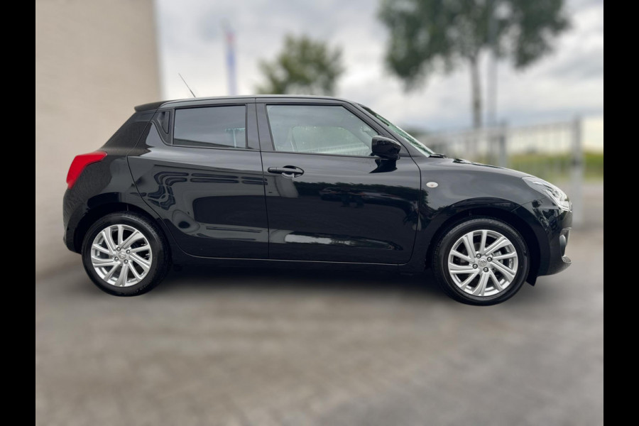 Suzuki Swift 1.2 Style Smart Hybrid AUTOMAAT / CARPLAY / PARKEERSENSOREN / CRUISE / CAMERA / ZO GOED ALS NIEUW / METALLIC