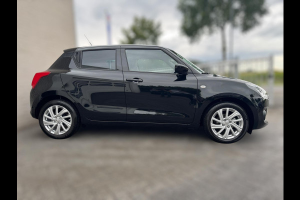 Suzuki Swift 1.2 Style Smart Hybrid AUTOMAAT / CARPLAY / PARKEERSENSOREN / CRUISE / CAMERA / ZO GOED ALS NIEUW / METALLIC