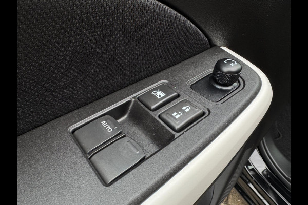 Suzuki Swift 1.2 Style Smart Hybrid AUTOMAAT / CARPLAY / PARKEERSENSOREN / CRUISE / CAMERA / ZO GOED ALS NIEUW / METALLIC
