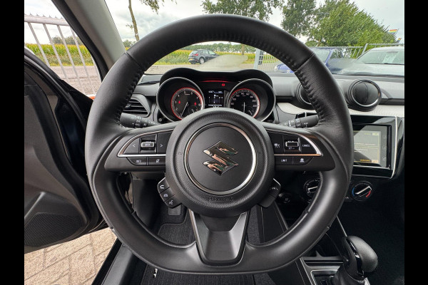 Suzuki Swift 1.2 Style Smart Hybrid AUTOMAAT / CARPLAY / PARKEERSENSOREN / CRUISE / CAMERA / ZO GOED ALS NIEUW / METALLIC