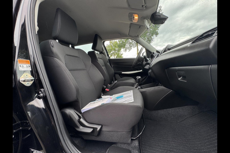 Suzuki Swift 1.2 Style Smart Hybrid AUTOMAAT / CARPLAY / PARKEERSENSOREN / CRUISE / CAMERA / ZO GOED ALS NIEUW / METALLIC