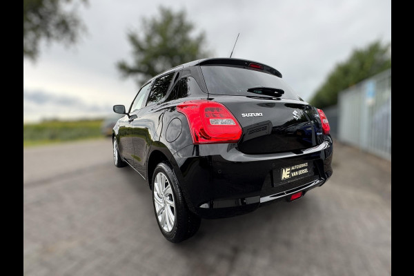 Suzuki Swift 1.2 Style Smart Hybrid AUTOMAAT / CARPLAY / PARKEERSENSOREN / CRUISE / CAMERA / ZO GOED ALS NIEUW / METALLIC