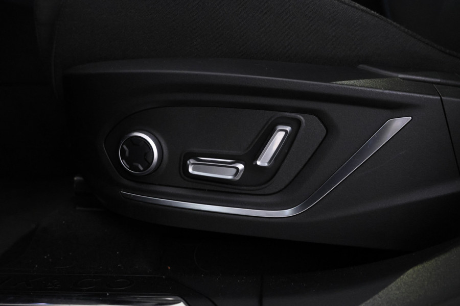 Lynk & Co 01 1.5 360 Camera, Panorama dak, Apple / Android carplay.