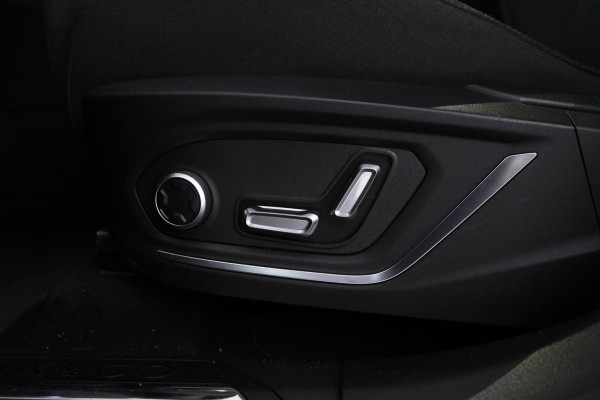 Lynk & Co 01 1.5 360 Camera, Panorama dak, Apple / Android carplay.