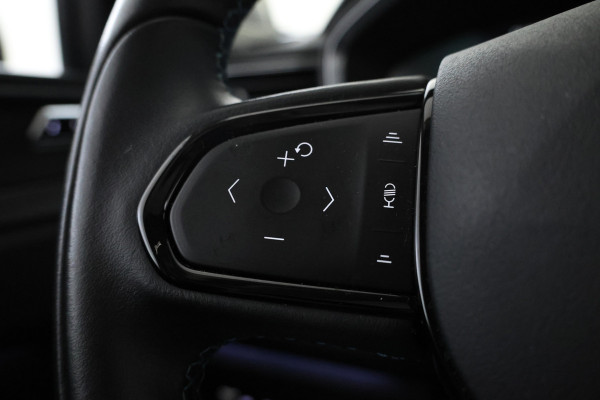Lynk & Co 01 1.5 360 Camera, Panorama dak, Apple / Android carplay.
