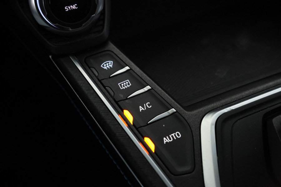 Lynk & Co 01 1.5 360 Camera, Panorama dak, Apple / Android carplay.