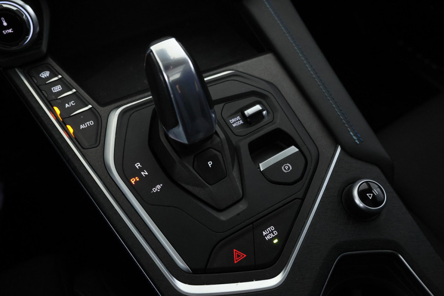 Lynk & Co 01 1.5 360 Camera, Panorama dak, Apple / Android carplay.