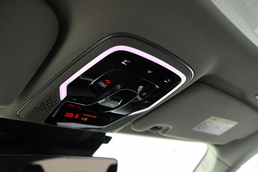 Lynk & Co 01 1.5 360 Camera, Panorama dak, Apple / Android carplay.