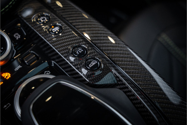 Aston Martin Dbx 4.0 V8 707 - BTW Auto | Panorama | Carbon | Keramisch | 23' inch | Stoelkoeling