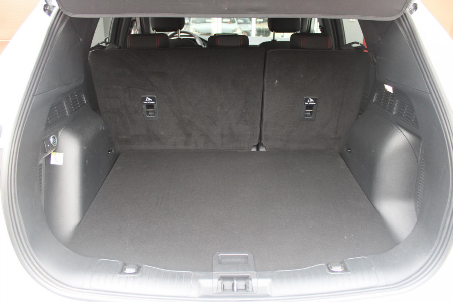 Ford Kuga 2.5 PHEV 225PK ST-LINE X | NAVIGATIE | STUUR / STOELVERWARMING | ACHTERBANK VERWARMING | DODEHOEKDETECTIE | ELEKTRISCH WEGKLAPBARE TREKHAAK | ACHTERUITRIJCAMERA | KEYLESS ENTRY / START |