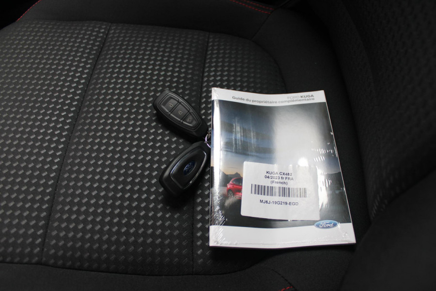 Ford Kuga 2.5 PHEV 225PK ST-LINE X | NAVIGATIE | STUUR / STOELVERWARMING | ACHTERBANK VERWARMING | DODEHOEKDETECTIE | ELEKTRISCH WEGKLAPBARE TREKHAAK | ACHTERUITRIJCAMERA | KEYLESS ENTRY / START |