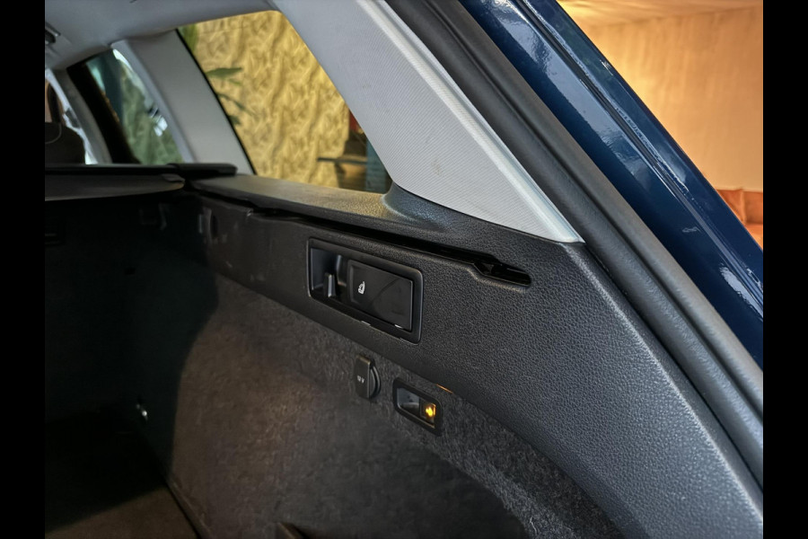 Volkswagen Passat Variant 1.5 TSI Business Garantie Trekhaak ACC PDC Navi Carplay LED DAB Rijklaar