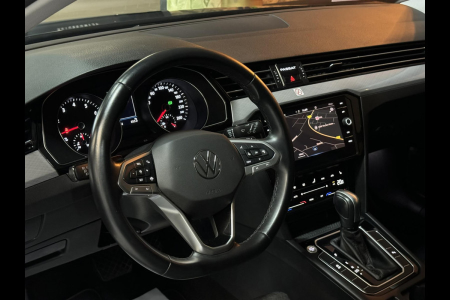 Volkswagen Passat Variant 1.5 TSI Business Garantie Trekhaak ACC PDC Navi Carplay LED DAB Rijklaar