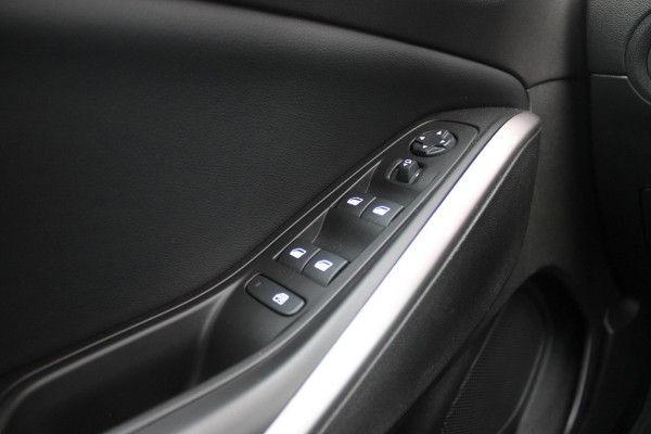 Opel Grandland 1.2 Turbo 130PK AUTOMAAT ULTIMATE | STOEL/STUUR/VOORRUIT VERWARMING | ACHTRERUITRIJ CAMERA | DODEHOEK DETECTIE | ELEKTRISCH BEDIENBARE ACHTERKLEP | FULL LED MATRIX KOPLAMPEN | NAVIGATIE | 19" LICHTMETALEN VELGEN | ALCANTARA BEKLEDING | APPLE CARPLAY/ANDROID AUTO | DRAADLOZE TELEFOONLADER | KEYLESS ENTRY/START | BLACK PACK | ADAPTIVE CRUISE CONTROL | COMFORT STOELEN |