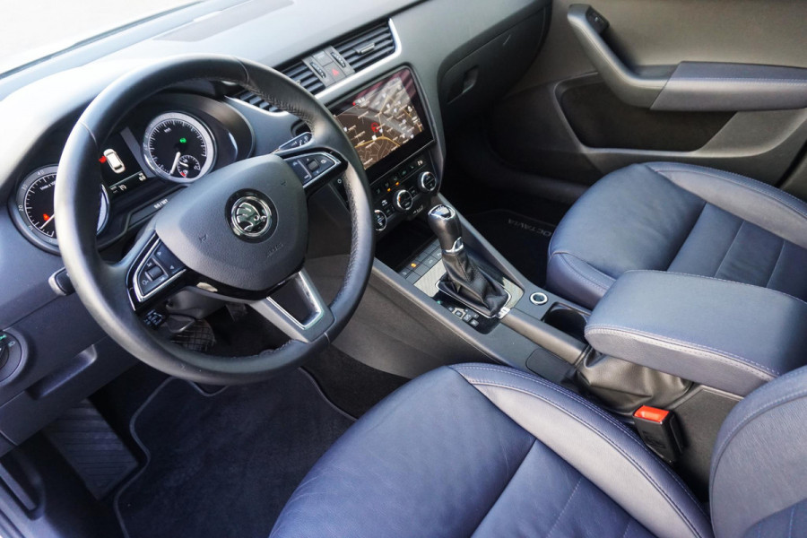 Škoda Octavia Combi 1.5 TSI Leer/Panormadak/Business Edition Plus /Dealeronderhouden