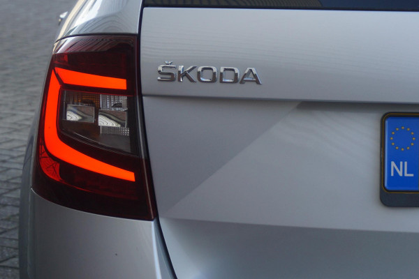 Škoda Octavia Combi 1.5 TSI Leer/Panormadak/Business Edition Plus /Dealeronderhouden