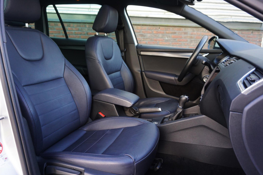 Škoda Octavia Combi 1.5 TSI Leer/Panormadak/Business Edition Plus /Dealeronderhouden