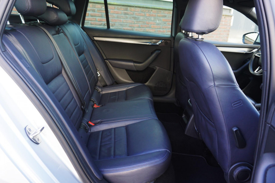 Škoda Octavia Combi 1.5 TSI Leer/Panormadak/Business Edition Plus /Dealeronderhouden